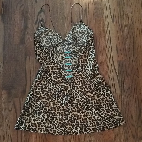 Victoria's Secret Short Nightgown - Picture 4 of 8